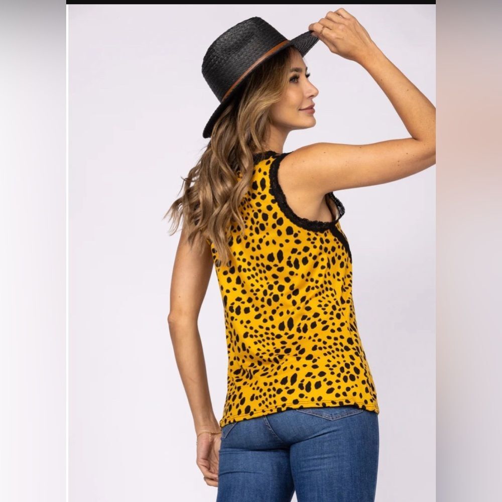 MUSTARD LACE SLEEVELESS ANIMAL PRINT TOP-Large - Picture 2 of 6